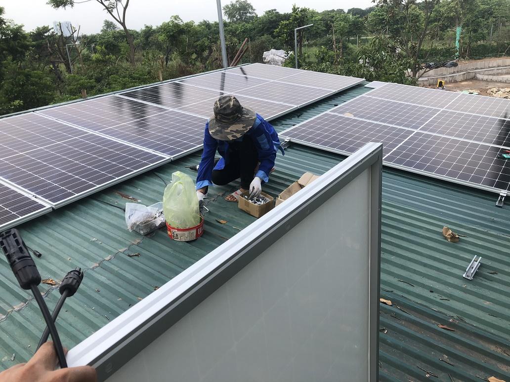 Lắp điện mặt trời cho Farmstay