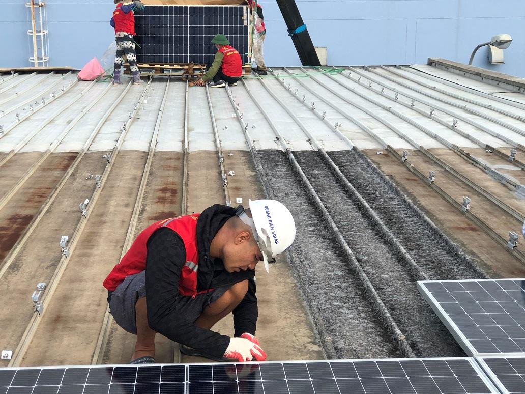 Thi công lắp đặt điện mặt trời nhà máy Hestra KCN Nomura Hải Phòng