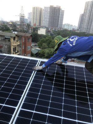 Thi công hệ thống điện mặt trời hòa lưới bám tải 3 pha phố Tân Khai Hoàng Mai Hà Nội