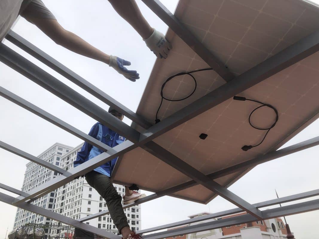 Lắp đặt tấm pin mặt trời hệ thống điện mặt trời 10kw 1 pha tại Hạ Long Quảng Ninh