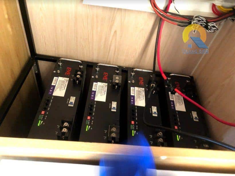 lắp điện mặt trời Hybird tại Hà Nội - hệ thống pin lithium lưu trữ