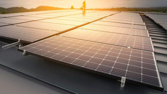 Tấm pin mặt trời có lưu trữ được điện năng không