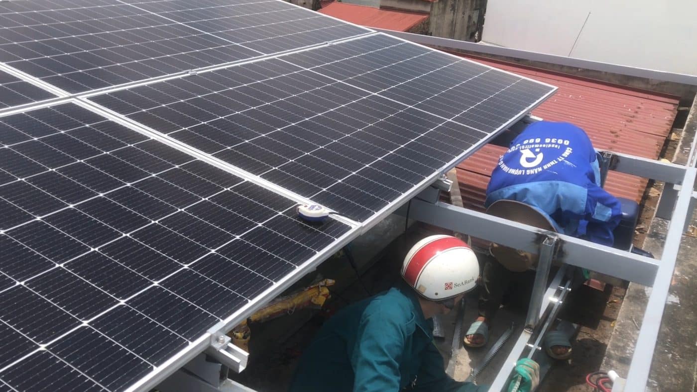 Lắp điện mặt trời sử dụng sạc xe ô tô điện tại Yên Mỹ Hưng Yên