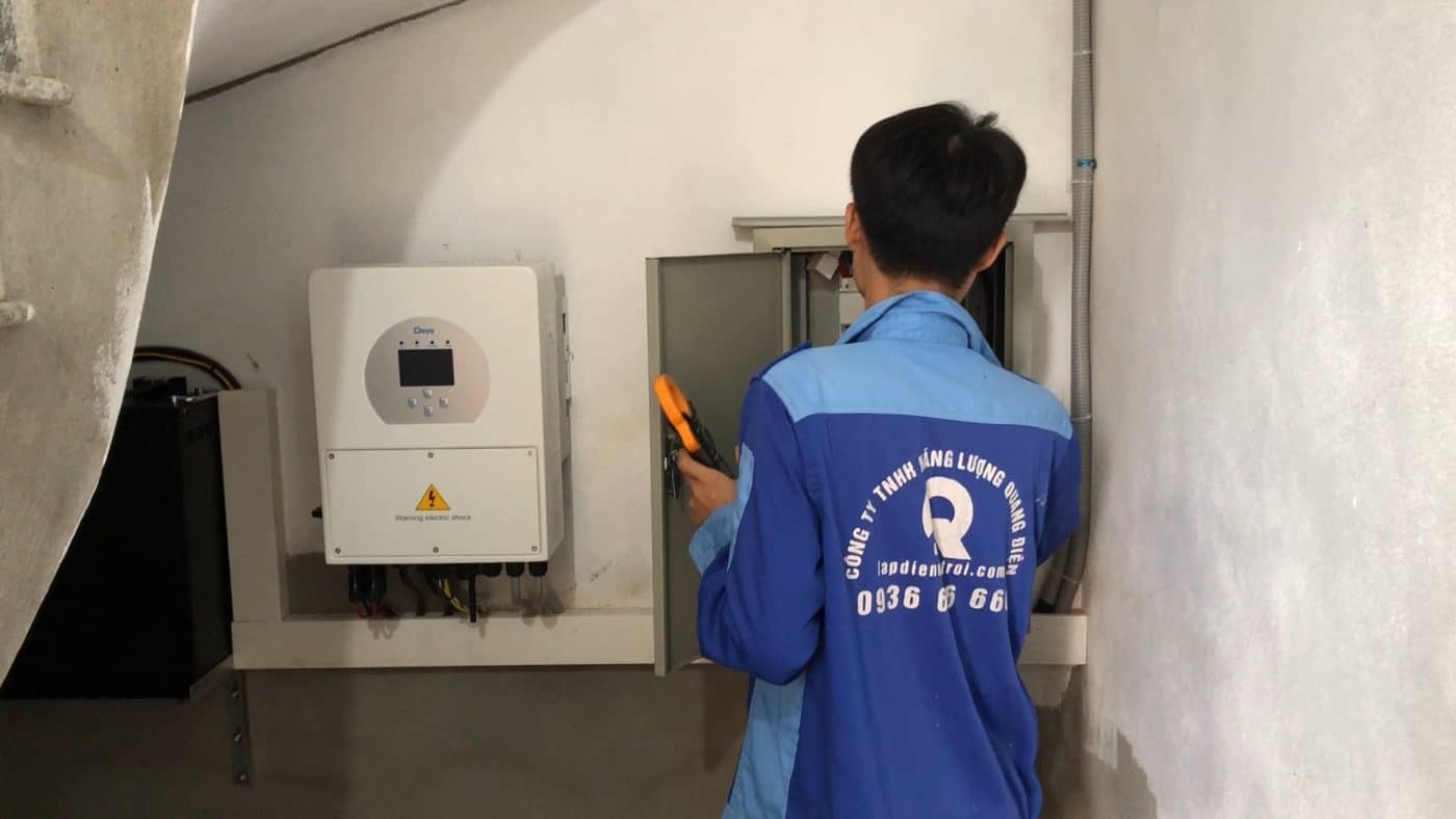 Lắp đặt hệ thống điện mặt trời có lưu trữ cao cấp tại Hà Nội