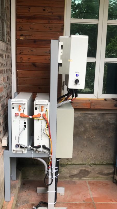 Hệ thống điện mặt trời 4.4 kw lưu trữ 10kwh cao cấp tại Bãi Cháy Hạ Long Quảng Ninh