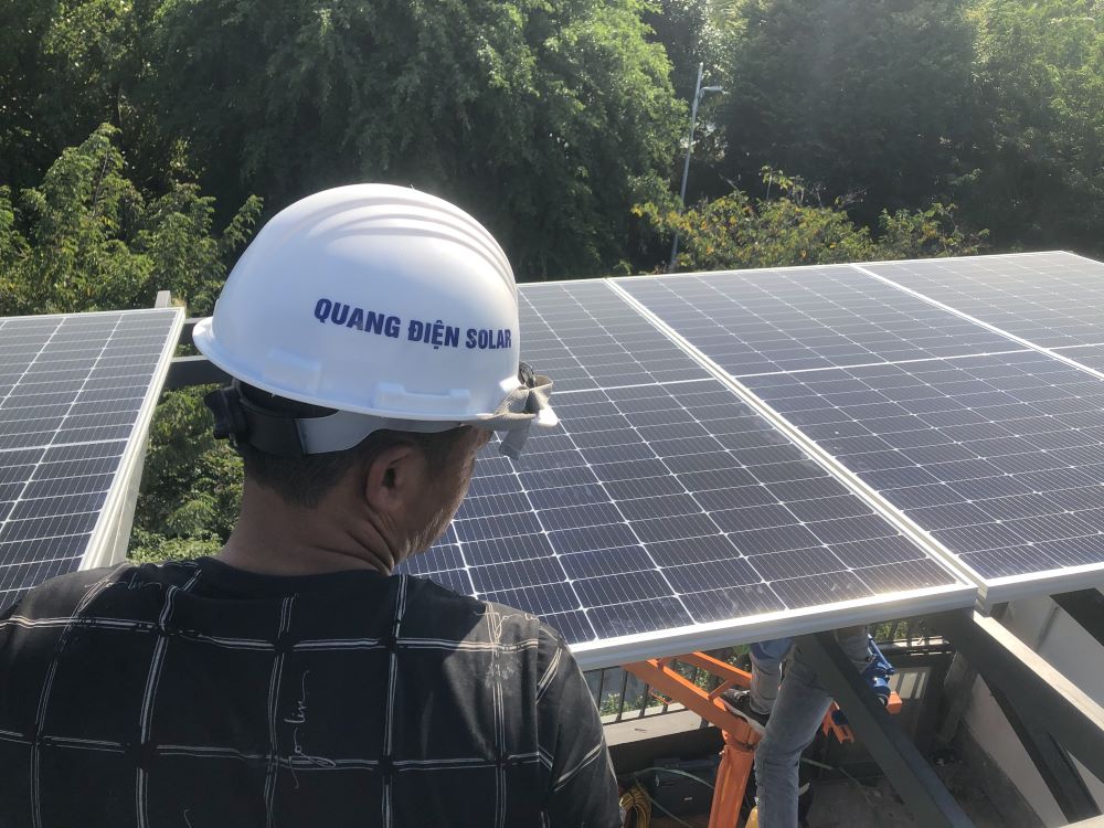 Phân biệt hệ thống điện mặt trời hòa lưới, độc lập và lưu trữ cùng Quang Điện phan biet he thong dien mat troi Phân biệt hệ thống điện mặt trời