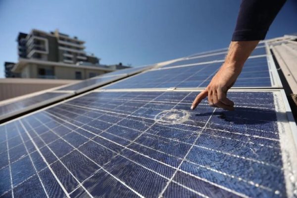 Pin năng lượng mặt trời vỡ kính