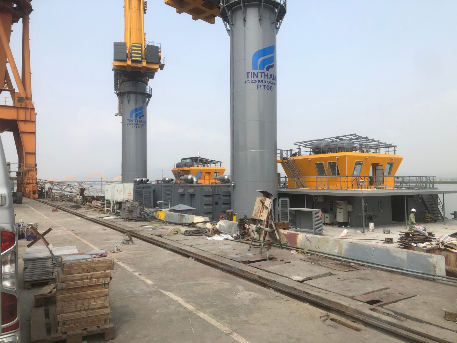 lắp điện mặt trời trên tàu